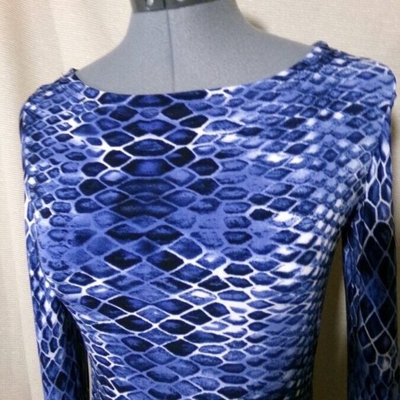 Snakeskin print Jersey T-shirt blouse XS Blue Black design Boat neck Long sleeve - Picture 2 of 9